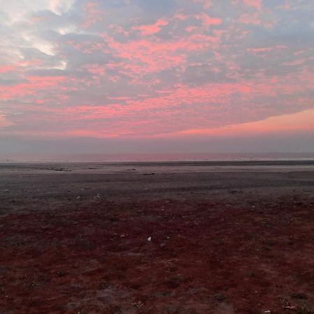 Coastal Bay Beach Resort Harnai Bagian luar foto
