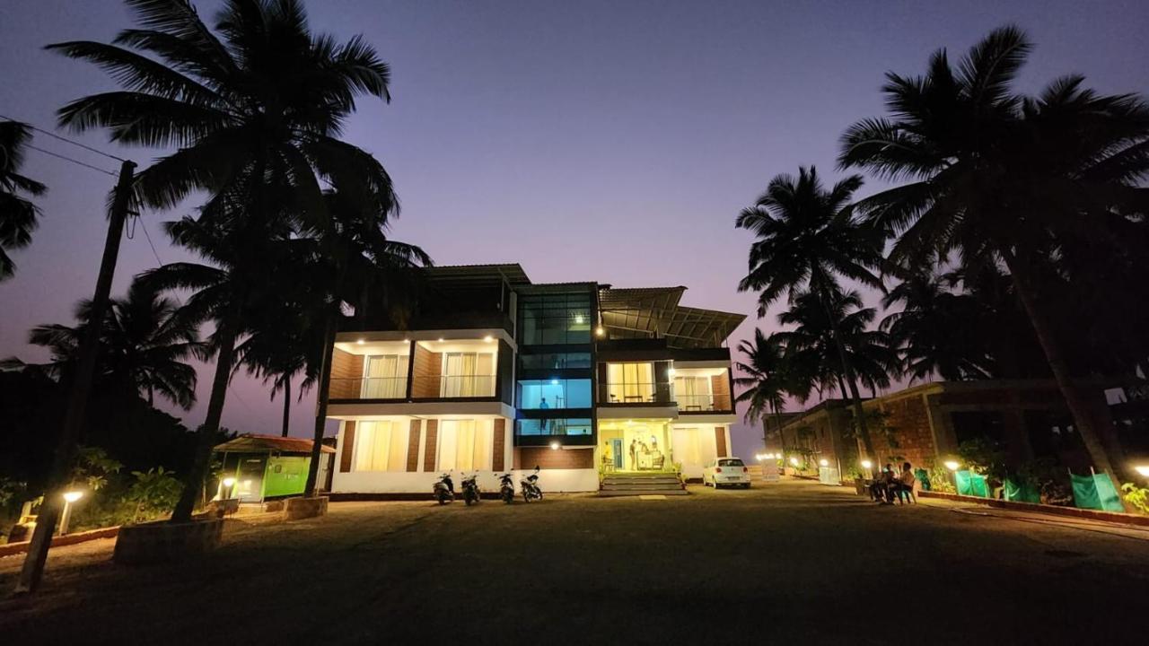 Coastal Bay Beach Resort Harnai Bagian luar foto