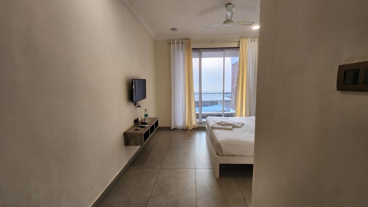 Coastal Bay Beach Resort Harnai Bagian luar foto