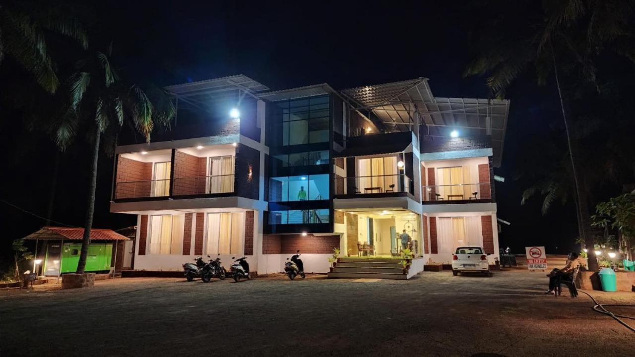 Coastal Bay Beach Resort Harnai Bagian luar foto