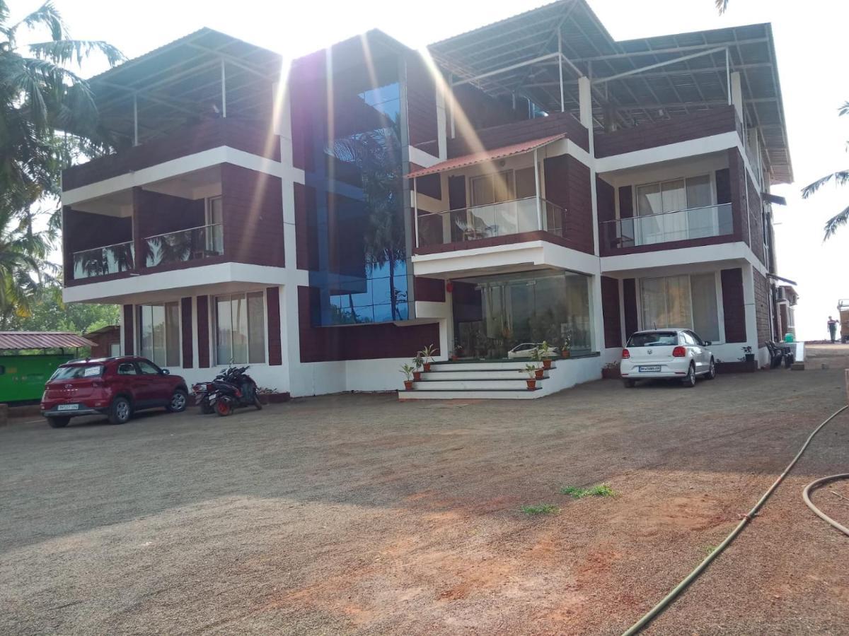Coastal Bay Beach Resort Harnai Bagian luar foto